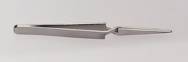 Stainless steel forceps Reverse action