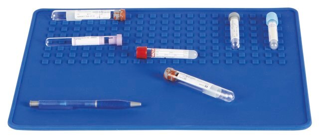 Reversable Silicone lab mat One gridded side, L × W × thickness 14.9&#160;in. × 12&#160;in. × 0.1&#160;in., blue