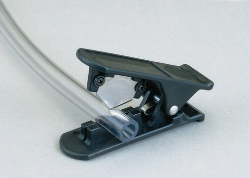 Scienceware&#174; plastic-tubing cutter jaw closes automatically when not in use